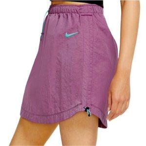 Nike Skirts Nike Women's
Sportwear Swoosh Woven High Waited Skirt